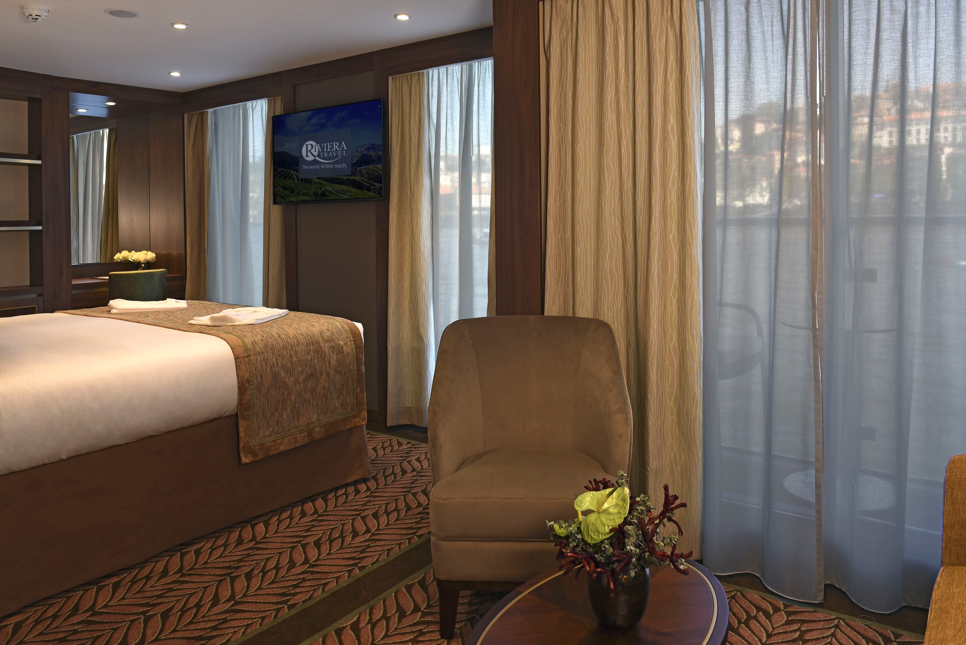 Deluxe Balcony Suites